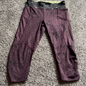 Lululemon Women’s Stash It Crop *Full-On Luxtreme Size 4